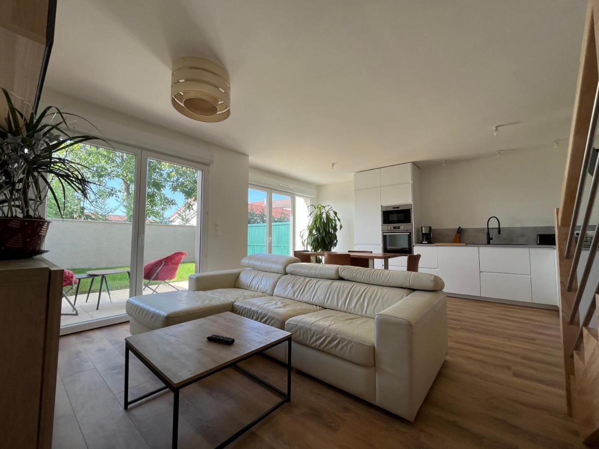 Maison T4 Cosy + Jardin Leyment エクステリア 写真